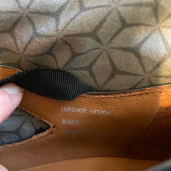 Earthies Shoes - Picture 4 of 6